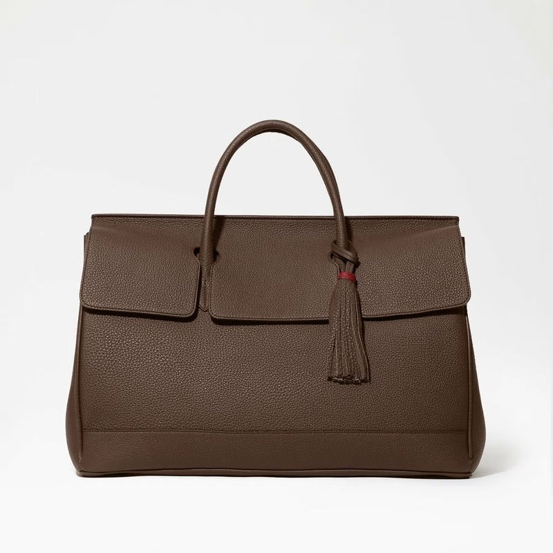 オストロ2 Mサイズの正面(ダークブラウン)