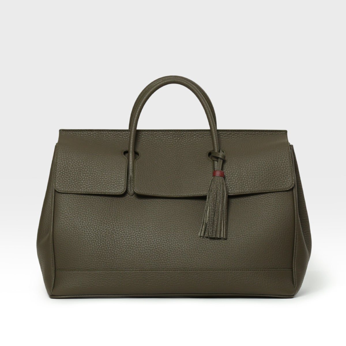 オストロ2 Mサイズの正面(カーキ)