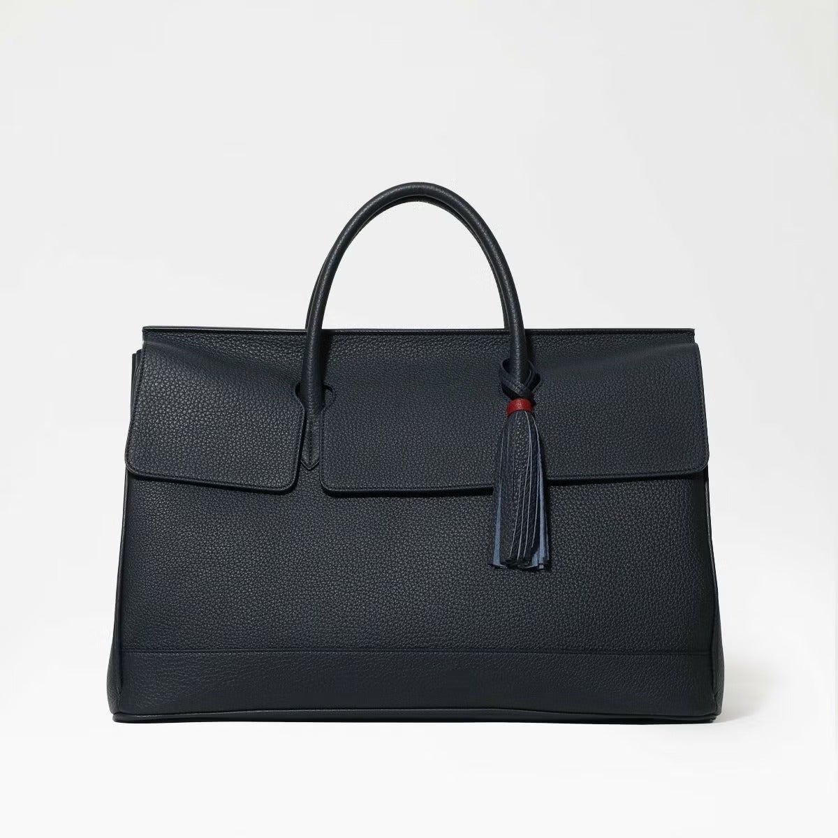 オストロ2 Mサイズの正面(ネイビー)