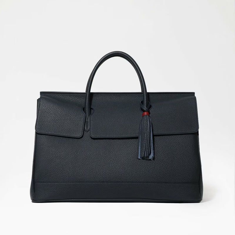 オストロ2 Mサイズの正面(ネイビー)