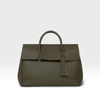 オストロ2 SSサイズの正面(カーキ)