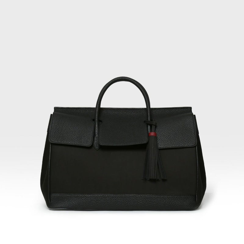 オストロ2 Sサイズヌバックの正面（ブラック）